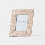 https://s3-ap-southeast-2.amazonaws.com/fusionfactory.commerceconnect.bbnt.production/pim_media/000/205/588/M_F_W26_Birdie-Photo-Frame-4x6_Blush-Pink_26892601_SI.jpg?1765338696