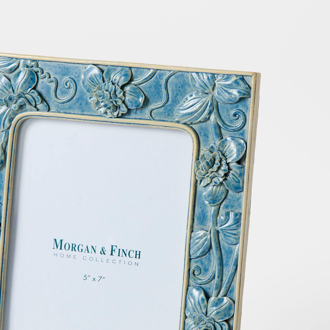 https://s3-ap-southeast-2.amazonaws.com/fusionfactory.commerceconnect.bbnt.production/pim_media/000/205/706/M_F_W26_Coventry-Photo-Frame-5x7_Blue_26892501_Detail_SI.jpg?1765343026