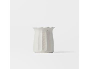 https://s3-ap-southeast-2.amazonaws.com/fusionfactory.commerceconnect.bbnt.production/pim_media/000/205/720/M_F_W26_Curtis-Ceramic-Vase-Sml_White_26894901_SI.jpg?1765343263