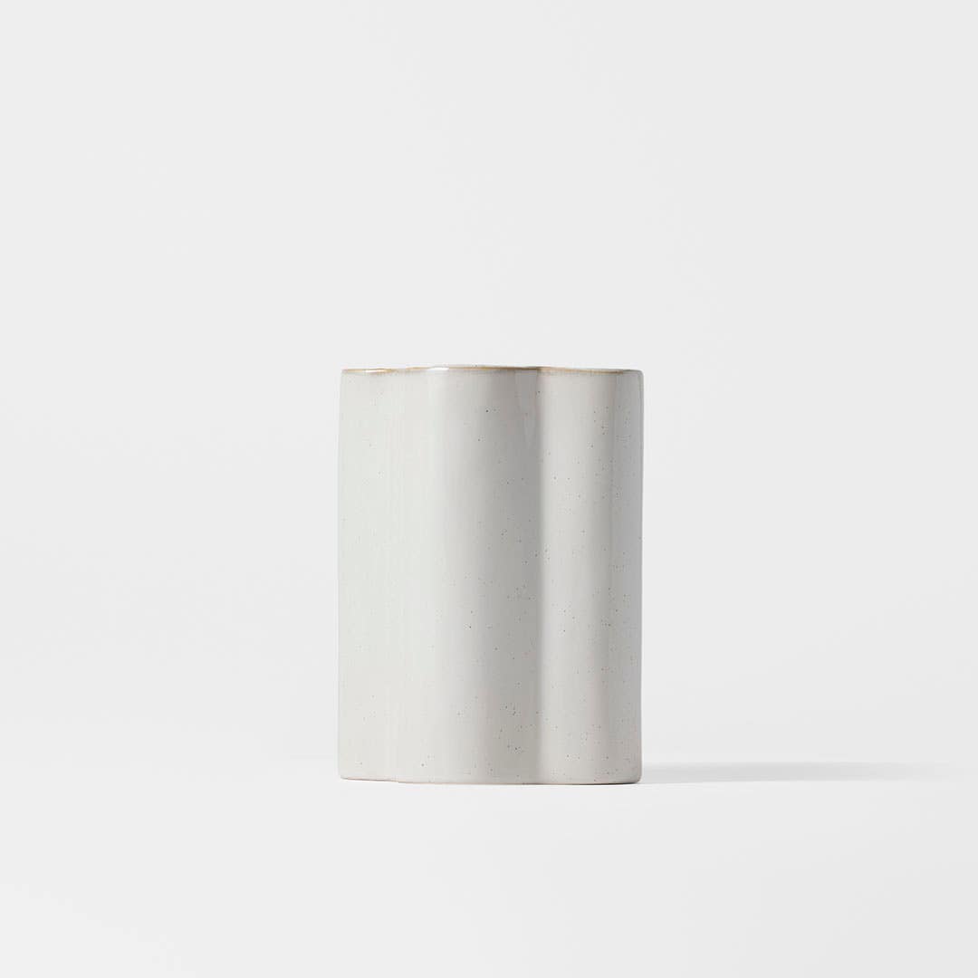 https://s3-ap-southeast-2.amazonaws.com/fusionfactory.commerceconnect.bbnt.production/pim_media/000/205/732/M_F_W26_Delos-Ceramic-Vase_White_26899101_SI.jpg?1765344072