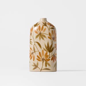 https://s3-ap-southeast-2.amazonaws.com/fusionfactory.commerceconnect.bbnt.production/pim_media/000/205/766/M_F_W26_Evergreen-Rect-Ceramic-Vase-Lrg_Green_26889401_SI.jpg?1765345597