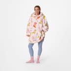 https://s3-ap-southeast-2.amazonaws.com/fusionfactory.commerceconnect.bbnt.production/pim_media/000/209/944/M_F_W26_Hooded-Sherpa-Cowgirl_Cowgirl_26916001_V2_SI.jpg?1770944287