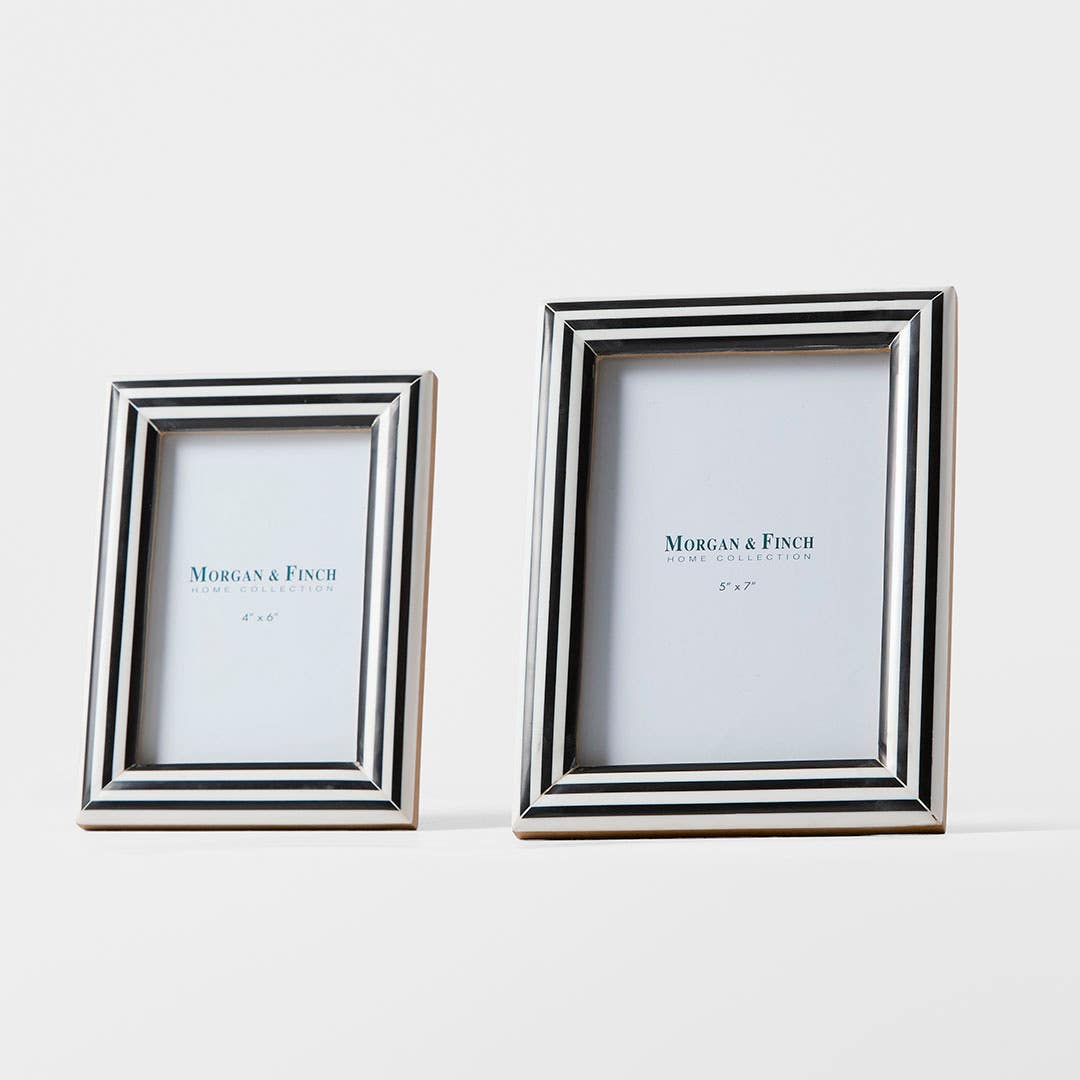 https://s3-ap-southeast-2.amazonaws.com/fusionfactory.commerceconnect.bbnt.production/pim_media/000/210/039/M_F_W26_Horgan-Resin-Frame_Range_Navy-White_26906_R_SI.jpg?1771221156