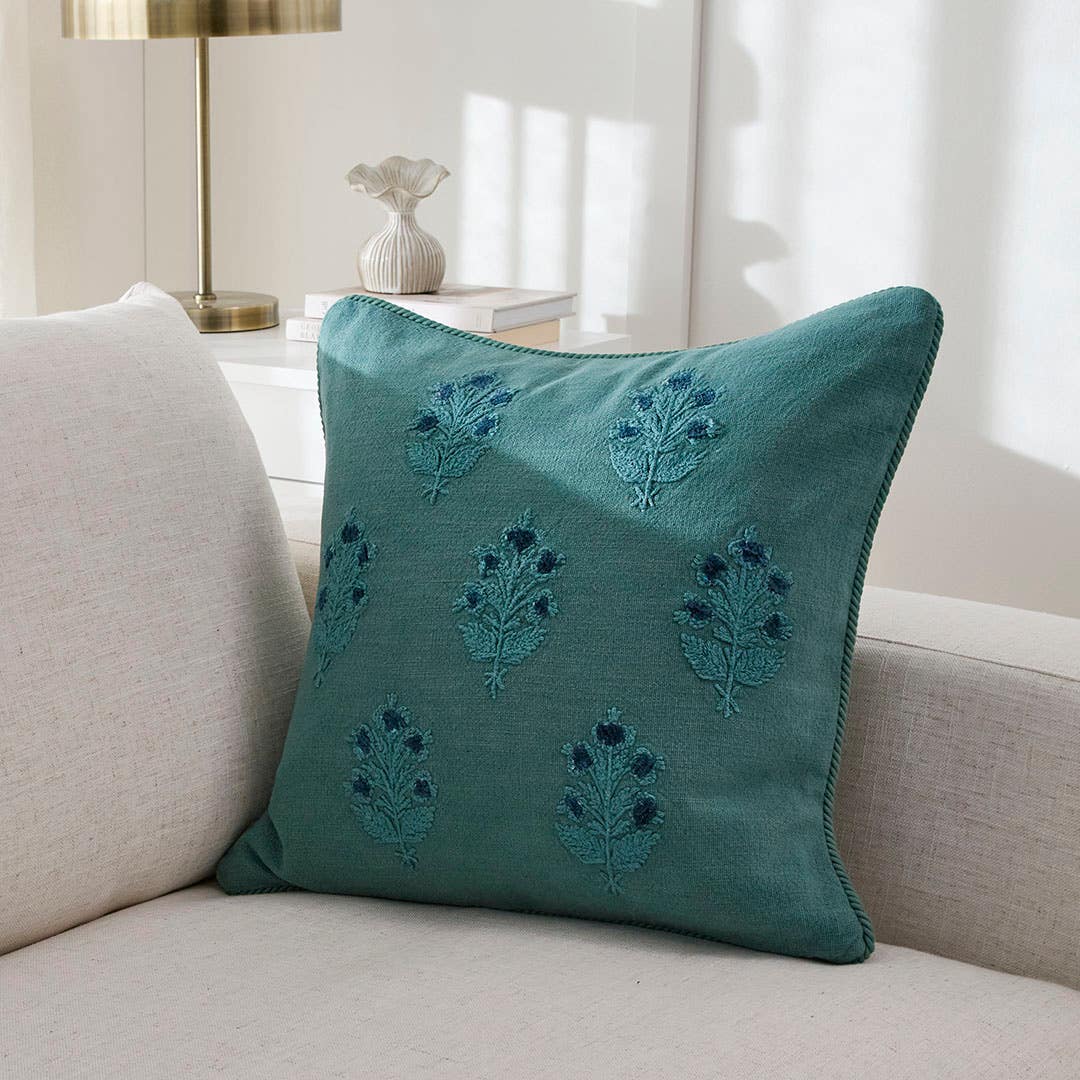 https://s3-ap-southeast-2.amazonaws.com/fusionfactory.commerceconnect.bbnt.production/pim_media/000/212/276/M_F_W26_LS_Cushions_Reeva_Jasper_SI.jpg?1775007238