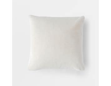 https://s3-ap-southeast-2.amazonaws.com/fusionfactory.commerceconnect.bbnt.production/pim_media/000/209/615/M_F_W26_Lumi-Fur-Cushion_Snow_26890901_SI.jpg?1770858331