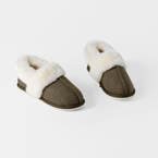 https://s3-ap-southeast-2.amazonaws.com/fusionfactory.commerceconnect.bbnt.production/pim_media/000/205/900/M_F_W26_Marle-Felt-Slipper-Sml-Med_Khaki-Grey_26850001_V2_SI.jpg?1767065614