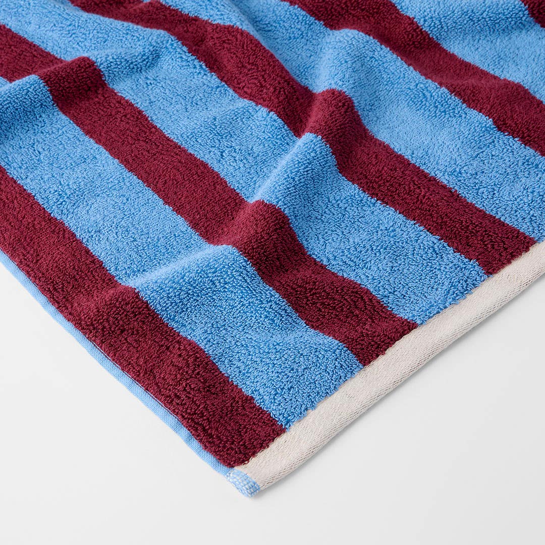 https://s3-ap-southeast-2.amazonaws.com/fusionfactory.commerceconnect.bbnt.production/pim_media/000/211/214/M_F_W26_Maverick-BT-HT_Merlot-Blue-Stripe_26943102_Detail_SI.jpg?1773379946
