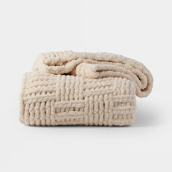 https://s3-ap-southeast-2.amazonaws.com/fusionfactory.commerceconnect.bbnt.production/pim_media/000/209/780/M_F_W26_Millen-Chunky-Knit-Throw_Natural_26900701_SI.jpg?1770869025
