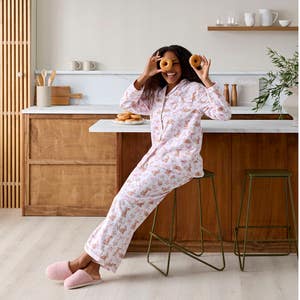 https://s3-ap-southeast-2.amazonaws.com/fusionfactory.commerceconnect.bbnt.production/pim_media/000/209/618/M_F_W26_PJs_Studio_LS_Bunny_Bow_Flannel_PJs_L_SI.jpg?1770858333