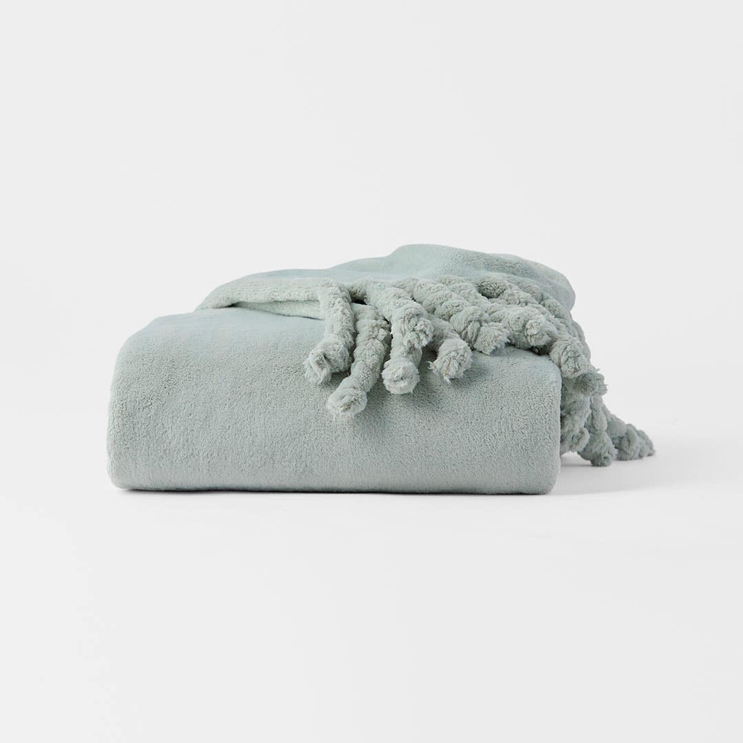 https://s3-ap-southeast-2.amazonaws.com/fusionfactory.commerceconnect.bbnt.production/pim_media/000/210/147/M_F_W26_Pia-Plush-Throw_Soft-Blue_26853702_SI.jpg?1771466387