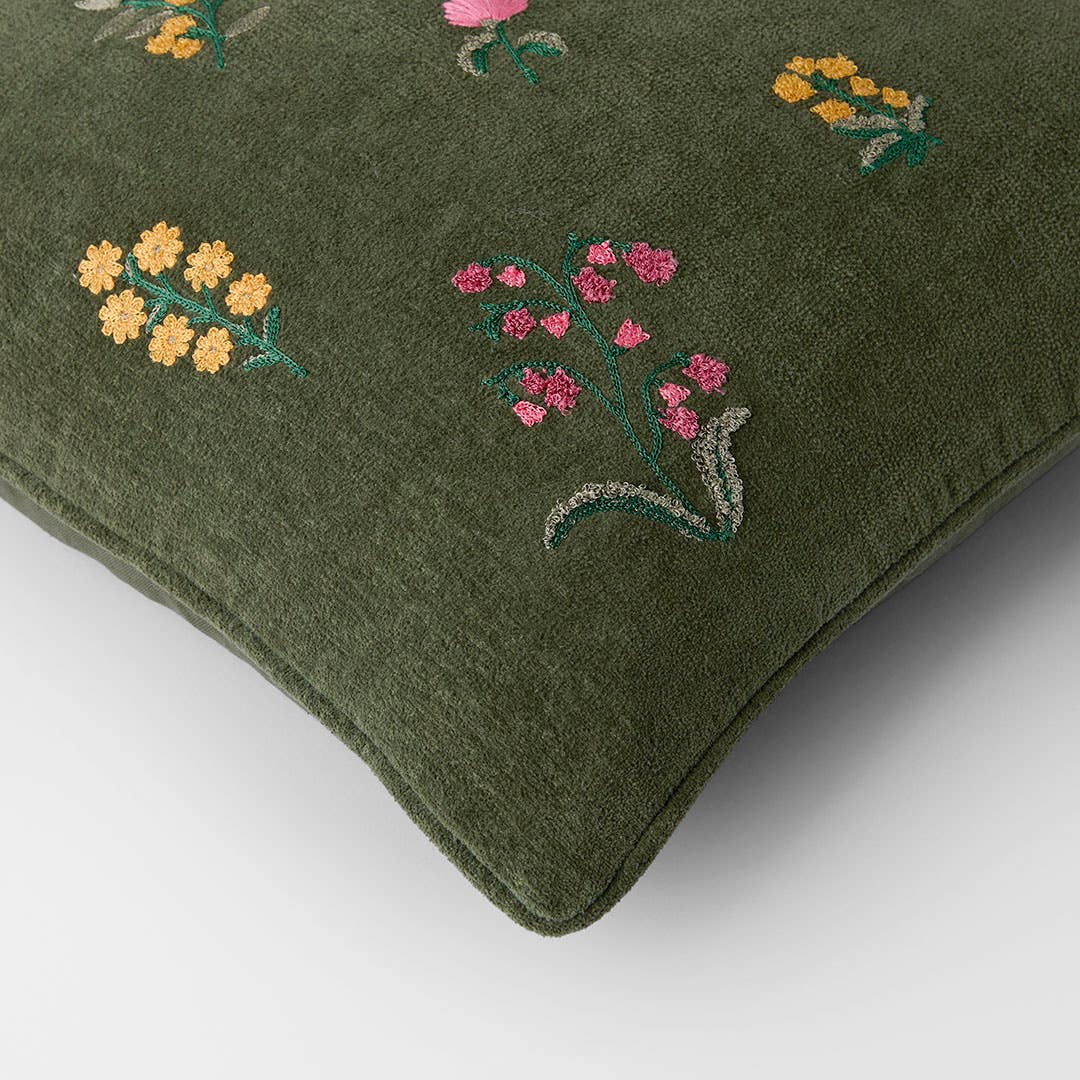 https://s3-ap-southeast-2.amazonaws.com/fusionfactory.commerceconnect.bbnt.production/pim_media/000/209/827/M_F_W26_Posie-Wildflower-Cushion_Moss_26935201_Detail_SI.jpg?1770870014
