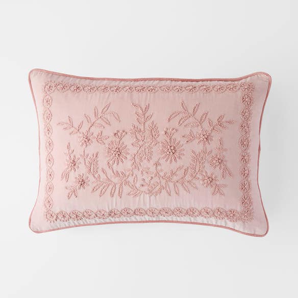 https://s3-ap-southeast-2.amazonaws.com/fusionfactory.commerceconnect.bbnt.production/pim_media/000/210/808/M_F_W26_Shae-Bloom-Cushion_Dusty-Pink_26925901_SI.jpg?1772688230