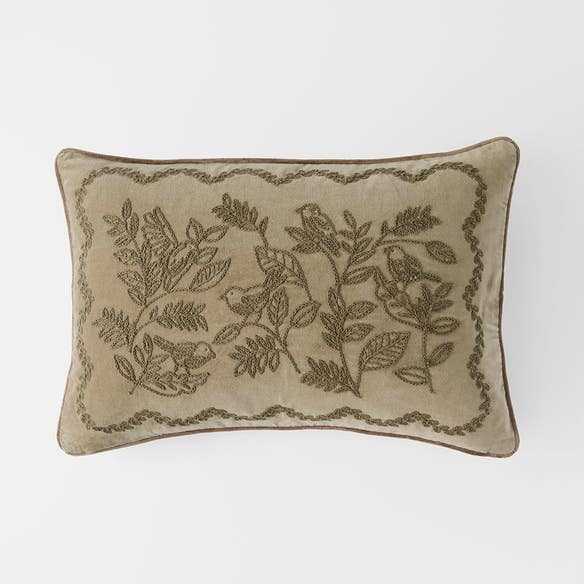 https://s3-ap-southeast-2.amazonaws.com/fusionfactory.commerceconnect.bbnt.production/pim_media/000/210/799/M_F_W26_Shae-Botanical-Cushion_Olive_26926101_SI.jpg?1772687991