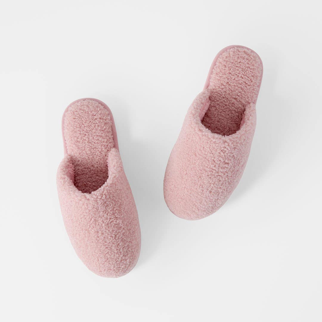https://s3-ap-southeast-2.amazonaws.com/fusionfactory.commerceconnect.bbnt.production/pim_media/000/205/983/M_F_W26_Teddy-Fur-Slipper-Sml-Med_Blush_26851101_SI.jpg?1767069087