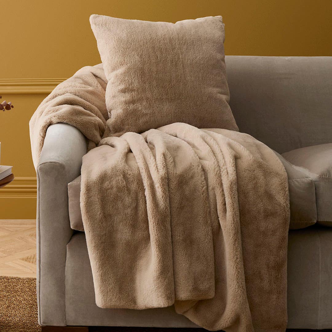 https://s3-ap-southeast-2.amazonaws.com/fusionfactory.commerceconnect.bbnt.production/pim_media/000/212/292/M_F_W26_Winter_Accessories_Fur_Throw_and_Cushion_Lumi_Faux_Fur_Stone_SI.jpg?1775007839