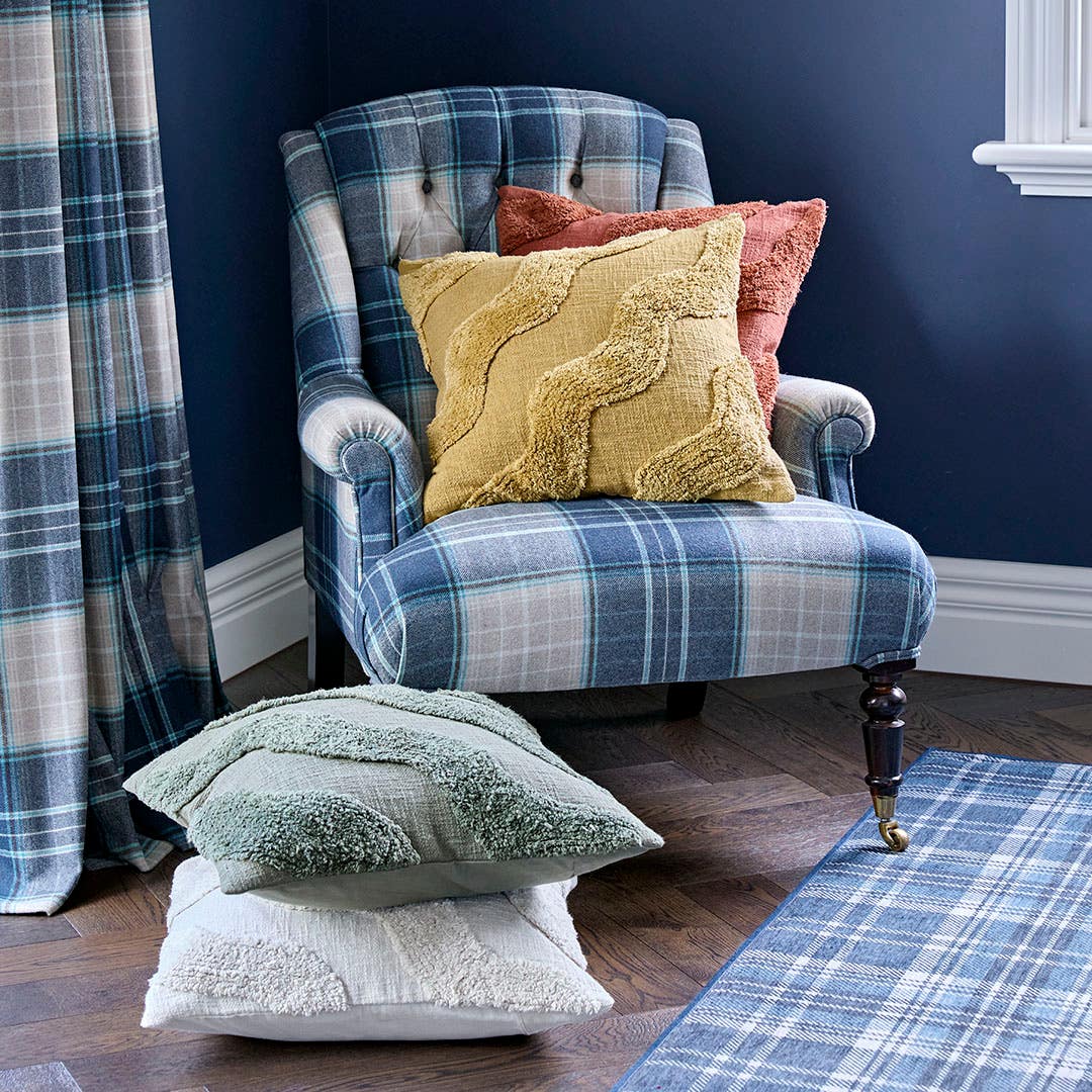 https://s3-ap-southeast-2.amazonaws.com/fusionfactory.commerceconnect.bbnt.production/pim_media/000/212/069/M_F_W26_Winter_Hampton_LS_Cushions_Miyu_Tufted_Cushion_Range_SI.jpg?1774845638
