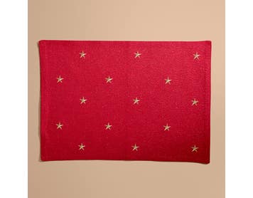 https://s3-ap-southeast-2.amazonaws.com/fusionfactory.commerceconnect.bbnt.production/pim_media/000/222/289/M_F_Xmas-26-27_CG_XMAS_DINING_Shimmer-Emb-Stars-Placemat-Deep-Red_19088302_SI.jpg?1789444356