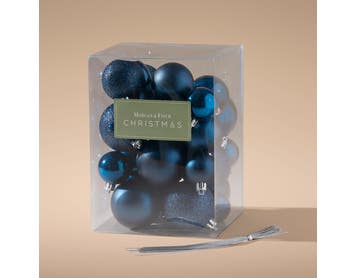 https://s3-ap-southeast-2.amazonaws.com/fusionfactory.commerceconnect.bbnt.production/pim_media/000/218/082/M_F_Xmas-26-27_HT_BOXEDBALLS_Boxed-Baubles-S30-asst_27087202_PKG_SI.jpg?1785115941