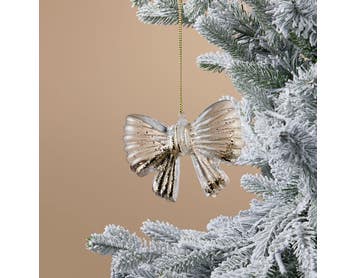 https://s3-ap-southeast-2.amazonaws.com/fusionfactory.commerceconnect.bbnt.production/pim_media/000/222/209/M_F_Xmas-26-27_LM_DECS_Glass-Glitter-Filled-Bow-Dec_27051001_0132_SI.jpg?1789362770