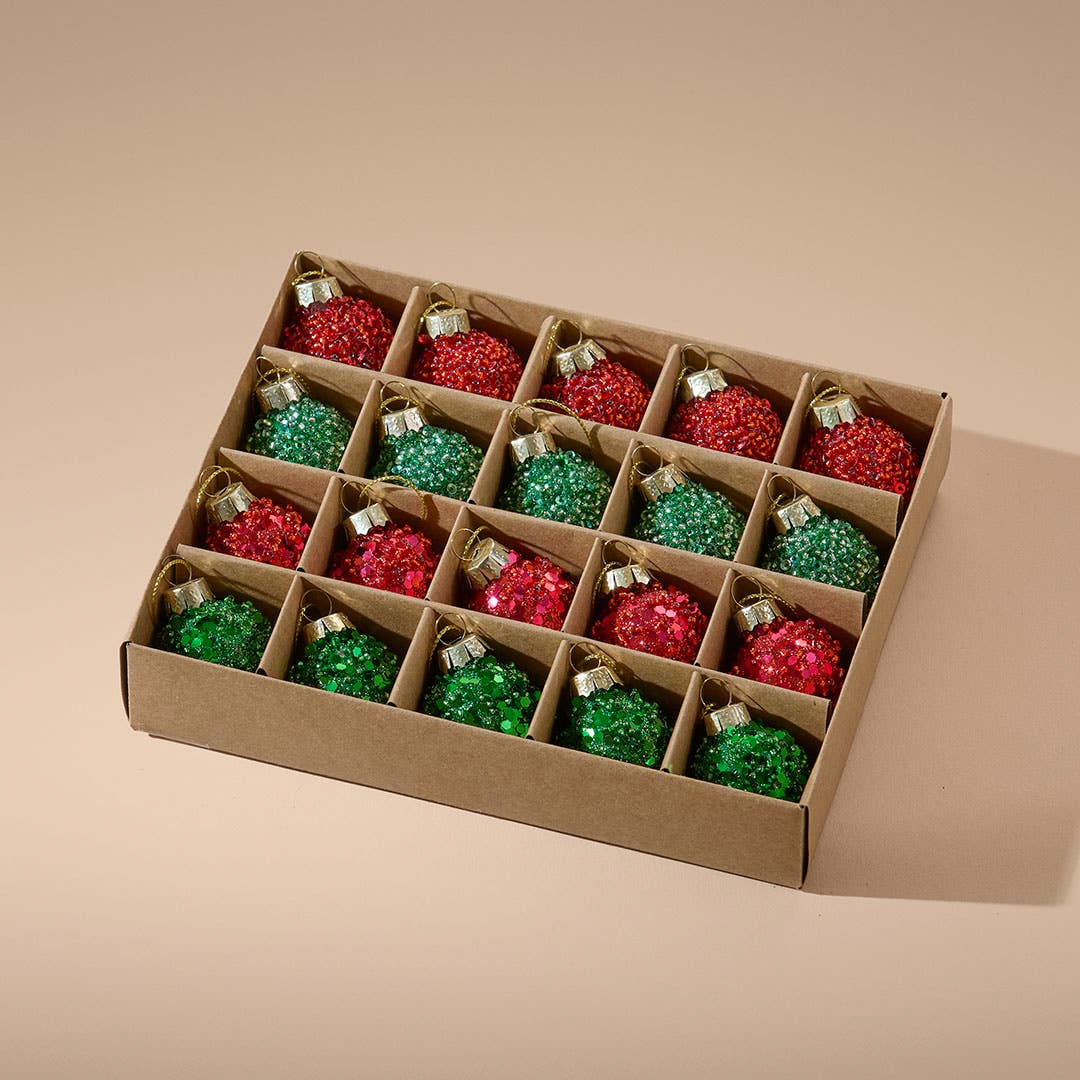 https://s3-ap-southeast-2.amazonaws.com/fusionfactory.commerceconnect.bbnt.production/pim_media/000/222/730/M_F_Xmas-26-27_MR_BOXEDBALLS_Glass-Balls-w-Glitter-Inside-S20_Red-Green_27038801_V2_SI.jpg?1789716343