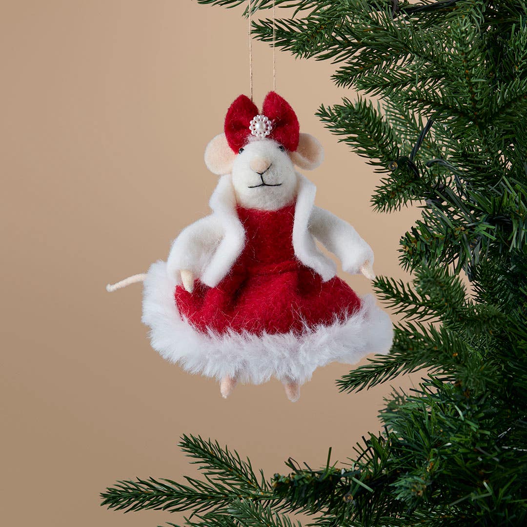 https://s3-ap-southeast-2.amazonaws.com/fusionfactory.commerceconnect.bbnt.production/pim_media/000/222/210/M_F_Xmas-26-27_MR_DECS_Lady-Mouse-Dec-w-Bow_27051601_SI.jpg?1789362857
