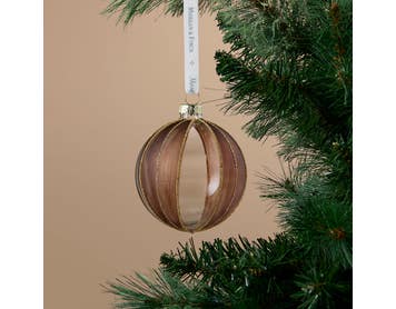 https://s3-ap-southeast-2.amazonaws.com/fusionfactory.commerceconnect.bbnt.production/pim_media/000/216/795/M_F_Xmas-26-27_S4_HT_DECS_Glass-Tint-_-Glitter-Stripe-Ball_27059401_SI.jpg?1783654216