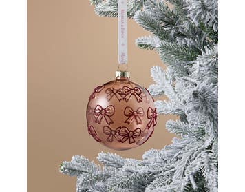 https://s3-ap-southeast-2.amazonaws.com/fusionfactory.commerceconnect.bbnt.production/pim_media/000/216/875/M_F_Xmas-26-27_S4_LM_DECS_Glass-Ball-w-Embossed-Bows_27078501_SI.jpg?1783666295