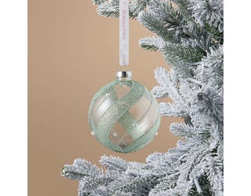 https://s3-ap-southeast-2.amazonaws.com/fusionfactory.commerceconnect.bbnt.production/pim_media/000/217/251/M_F_Xmas-26-27_S4_LM_DECS_Glass-Swirl-Ball_27059201_SI.jpg?1784070832