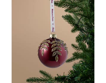 https://s3-ap-southeast-2.amazonaws.com/fusionfactory.commerceconnect.bbnt.production/pim_media/000/217/323/M_F_Xmas-26-27_S4_MR_DECS_Glass-Ball-w-Gold-Bead-Leaf-Burgundy_23214601_SI.jpg?1784079355