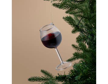 https://s3-ap-southeast-2.amazonaws.com/fusionfactory.commerceconnect.bbnt.production/pim_media/000/217/352/M_F_Xmas-26-27_S4_MR_DECS_Glass-Pinot-Noir-Dec_27073301_SI.jpg?1784082560