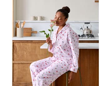 https://s3-ap-southeast-2.amazonaws.com/fusionfactory.commerceconnect.bbnt.production/pim_media/000/210/317/Rosie_Stripe_Flannelette_Pyjamas.jpg?1772063935
