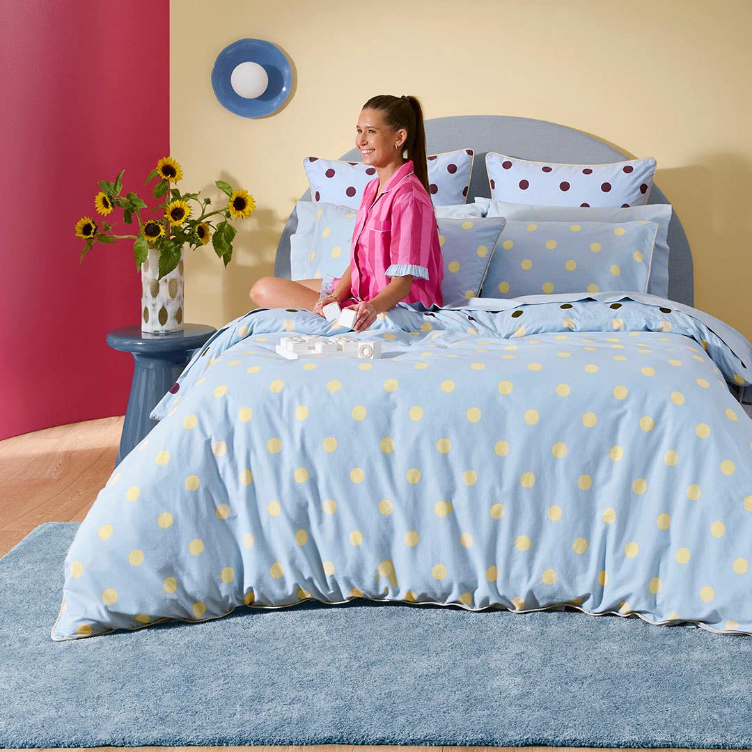 https://s3-ap-southeast-2.amazonaws.com/fusionfactory.commerceconnect.bbnt.production/pim_media/000/217/876/SC_S26-27_Bedlinen_BOP_Eloise_QC_0028_SI.jpg?1784510762