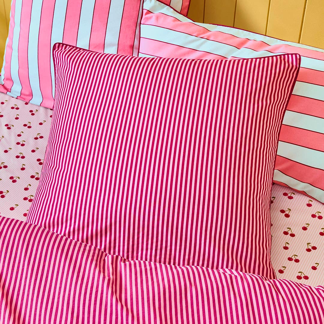 https://s3-ap-southeast-2.amazonaws.com/fusionfactory.commerceconnect.bbnt.production/pim_media/000/212/545/SC_W26_Bedlinen_BOP_Genie_Stripe_QQC_Euro_SI.jpg?1776146318
