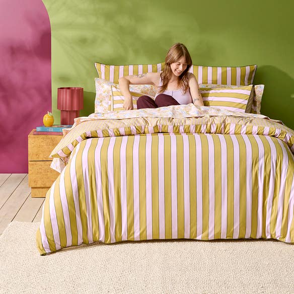 https://s3-ap-southeast-2.amazonaws.com/fusionfactory.commerceconnect.bbnt.production/pim_media/000/212/642/SC_W26_Bedlinen_BOP_Jessa_Stripe_QQC_5_SI.jpg?1776218622