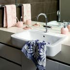 https://s3-ap-southeast-2.amazonaws.com/fusionfactory.commerceconnect.bbnt.production/pim_media/000/192/925/Towel_Elle_Accessory_SI.jpg?1743653434